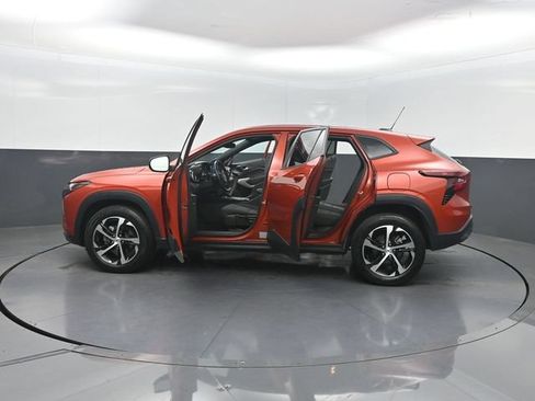Used 2024 Chevrolet Trax RS w/ Driver Confidence Package FWD image 34