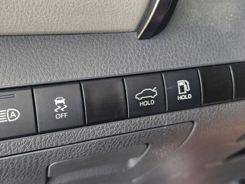 Used 2022 Toyota Camry SE w/ Convenience Package FWD image 26