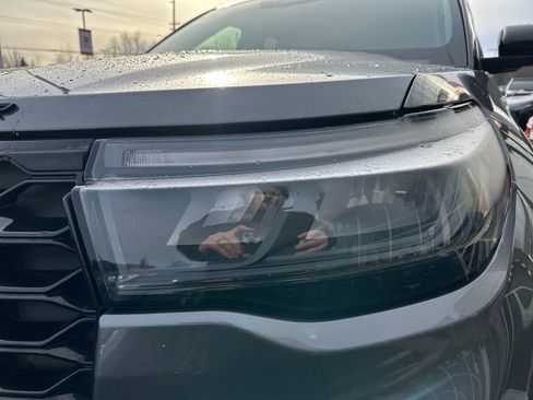 Used 2025 Ford Explorer ST-Line image 9