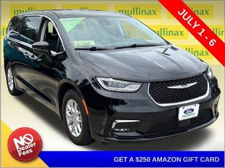 Used 2024 Chrysler Pacifica Touring-L FWD 360° Tour