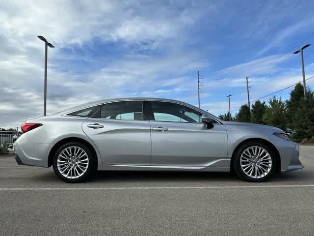 Used 2020 Toyota Avalon Limited w/ Advanced Safety Package FWD image 3