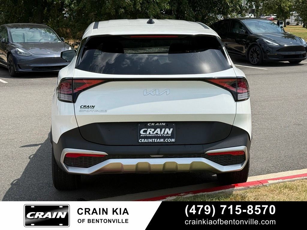 Certified 2024 Kia Sportage LX FWD image 6