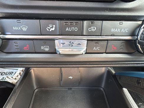 Used 2023 Ford Bronco Wildtrak AWD/4WD image 29