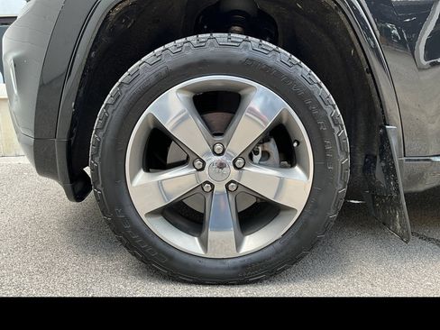 Used 2016 Jeep Grand Cherokee Overland AWD/4WD image 16