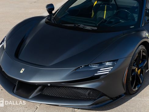 Used 2025 Ferrari SF90 Spider image 6
