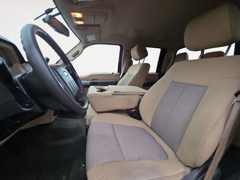 Used 2015 Ford F250 XLT w/ XLT Premium Package image 9