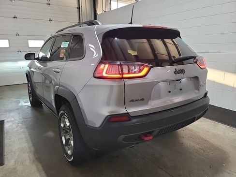 Used 2019 Jeep Cherokee Trailhawk w/ Cold Weather Group AWD/4WD image 5