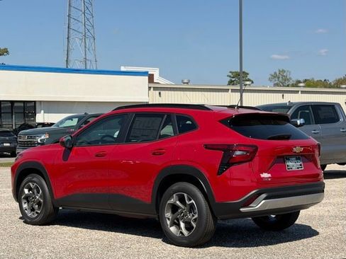 New 2026 Chevrolet Trax LT w/ LT Convenience Package image 8