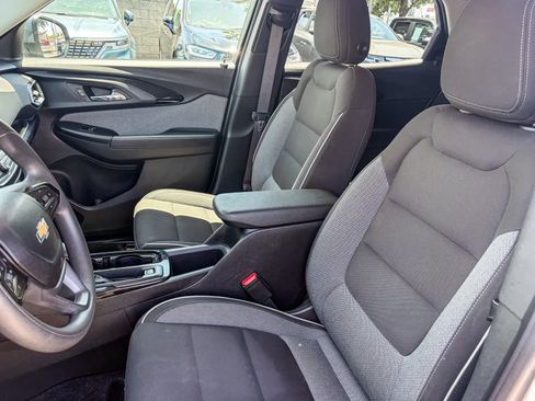 Used 2021 Chevrolet TrailBlazer LT FWD image 16