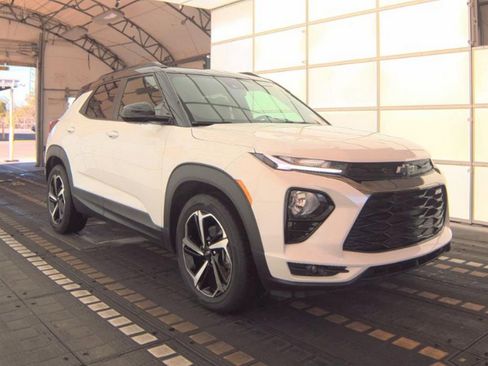 Used 2023 Chevrolet TrailBlazer RS w/ Sun and Liftgate Package image 4