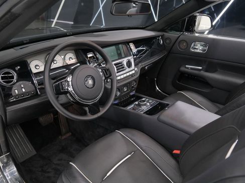 Used 2016 Rolls-Royce Dawn image 37