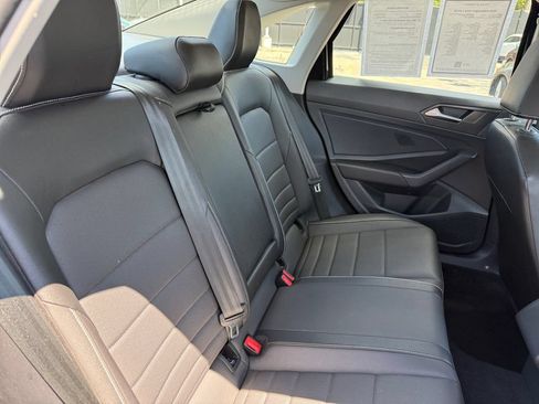 Used 2024 Volkswagen Jetta SE FWD image 21