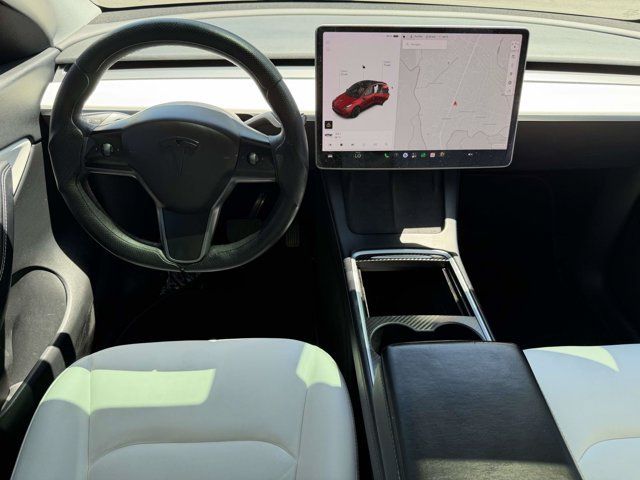 Used 2021 Tesla Model Y Long Range AWD/4WD image 17