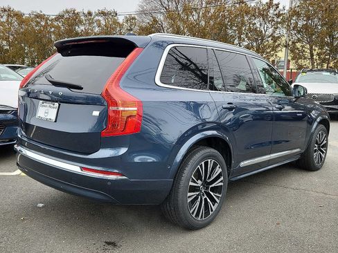 Certified 2024 Volvo XC90 T8 Plus image 6