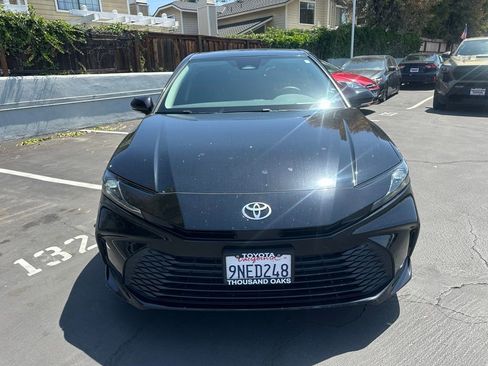 Used 2025 Toyota Camry LE FWD image 5