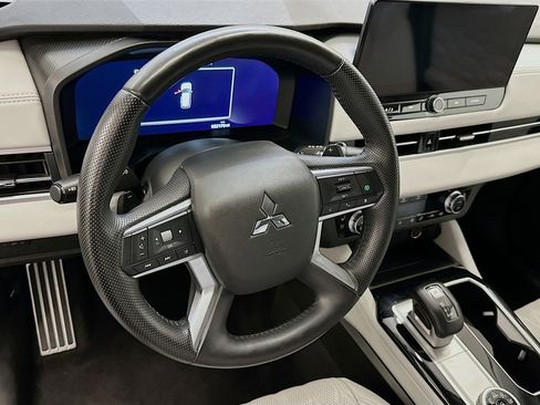 Used 2025 Mitsubishi Outlander SEL AWD/4WD image 18
