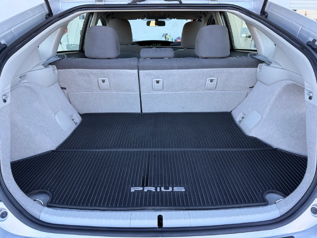 Used 2015 Toyota Prius Two FWD image 12