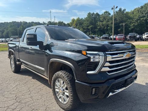 Used 2024 Chevrolet Silverado 2500 High Country w/ High Country Premium Package AWD/4WD image 5