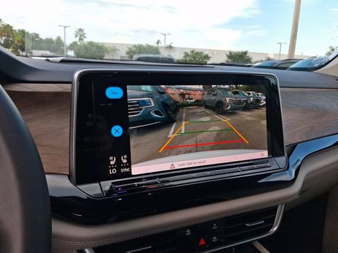 New 2026 Volkswagen Atlas SE FWD image 10