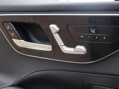 Used 2025 Mercedes-Benz C 300 4MATIC Sedan image 35