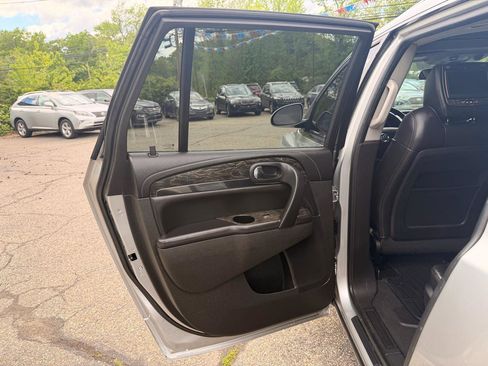Used 2014 Buick Enclave Leather AWD/4WD image 21