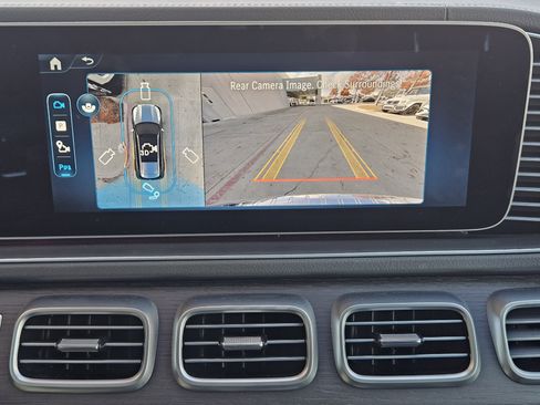 Certified 2025 Mercedes-Benz GLS 450 4MATIC image 18