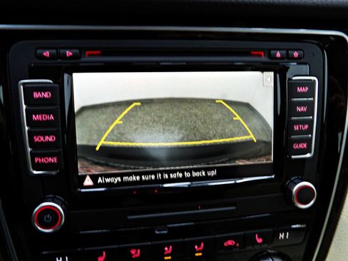 Used 2014 Volkswagen Passat TDI SEL Premium FWD image 16