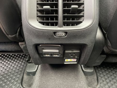 Used 2020 Jeep Cherokee Latitude Plus image 14