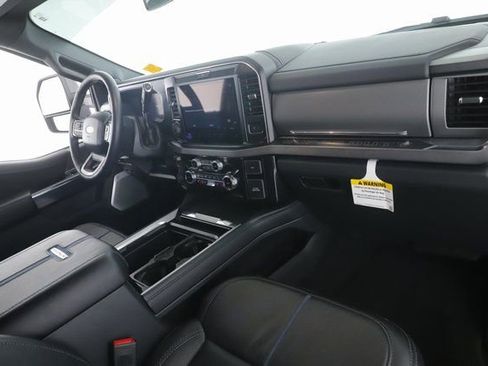 Used 2025 Ford F450 Platinum image 32