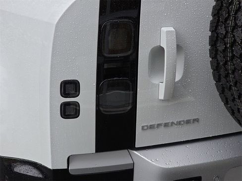 New 2026 Land Rover Defender 110 S image 34