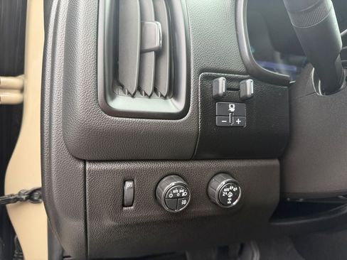 Used 2021 Chevrolet Colorado ZR2 w/ ZR2 Dusk Special Edition AWD/4WD image 19