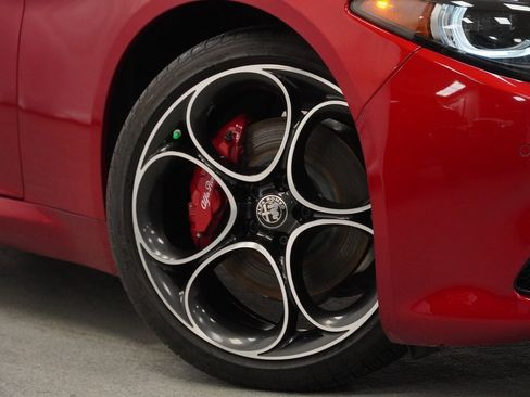 Used 2024 Alfa Romeo Giulia Veloce image 4