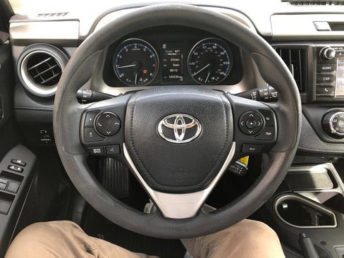 Used 2017 Toyota RAV4 LE image 14