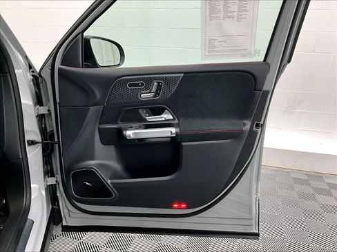Used 2026 Mercedes-Benz GLB 35 AMG 4MATIC image 25