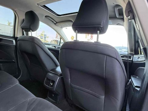 Used 2018 Ford Fusion SE w/ Fusion SE Technology Package FWD image 50