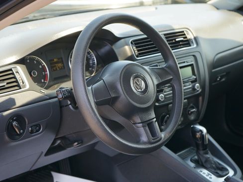 Used 2014 Volkswagen Jetta SE FWD image 12