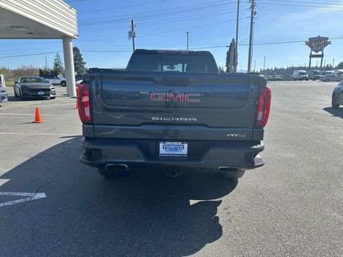 Used 2021 GMC Sierra 1500 AT4 w/ AT4 Premium Package image 3