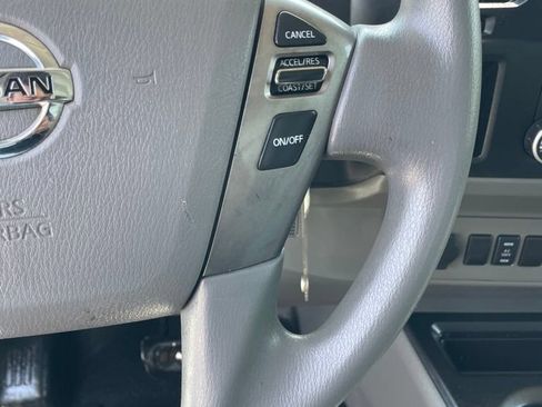 Used 2018 Nissan NV 2500 SV RWD image 13