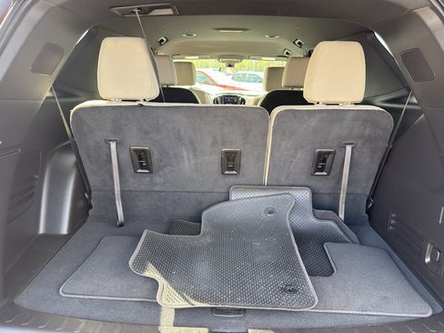 Used 2023 Chevrolet Traverse LT AWD/4WD image 38