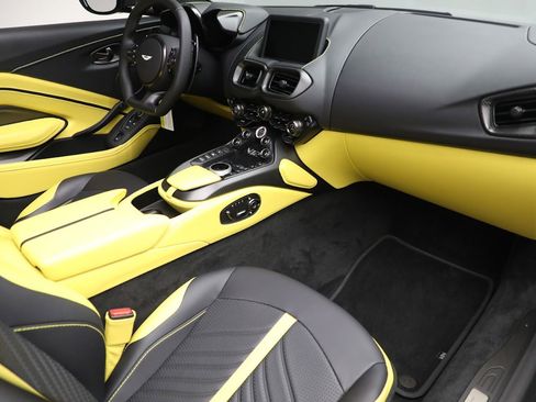 Used 2023 Aston Martin V12 Vantage Roadster image 28