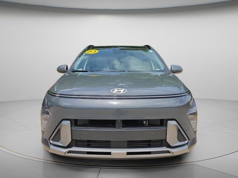 Used 2024 Hyundai Kona Limited FWD image 4