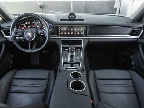 Used 2023 Porsche Panamera 4 Platinum Edition image 12
