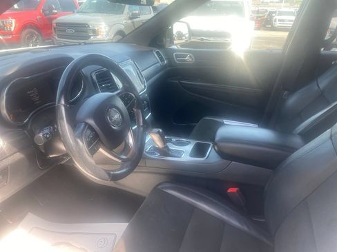 Used 2021 Jeep Grand Cherokee Laredo X AWD/4WD image 15