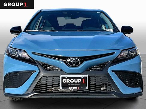 Used 2024 Toyota Camry SE image 4