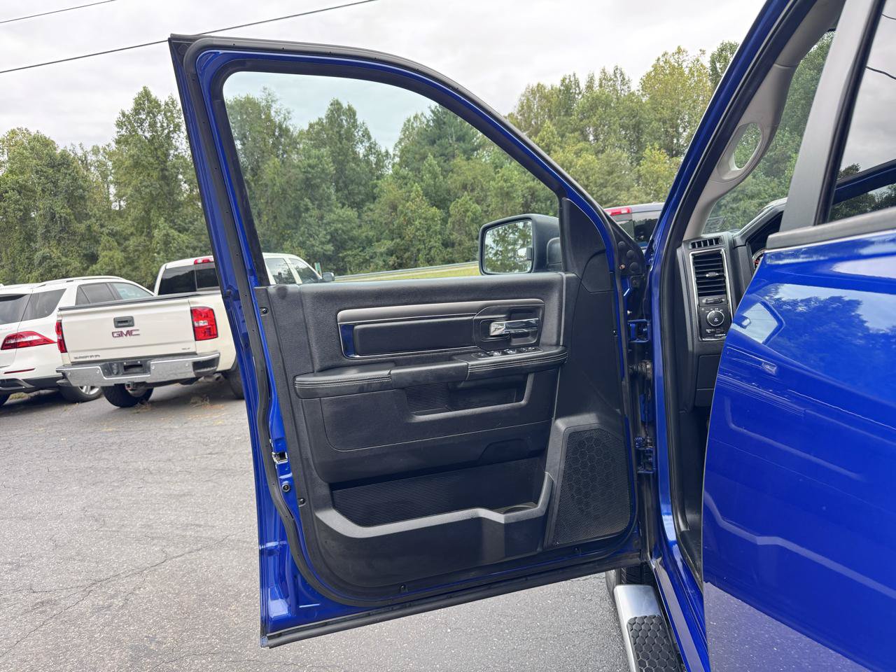 Used 2014 RAM 1500 Sport w/ Convenience Group AWD/4WD image 9
