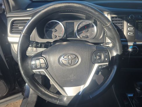 Used 2018 Toyota Highlander Plus image 10