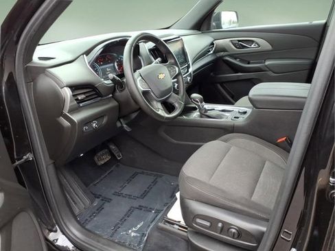 Used 2023 Chevrolet Traverse LT FWD image 11