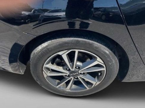 Used 2024 Kia Forte LXS FWD image 9