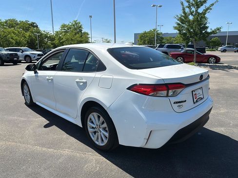 Used 2026 Toyota Corolla LE w/ LE Premium Package FWD image 27