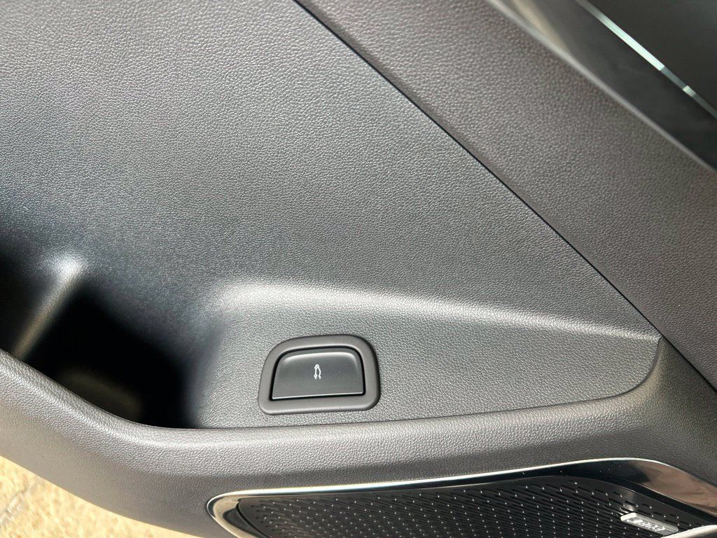 Used 2026 GMC Acadia Elevation FWD image 27